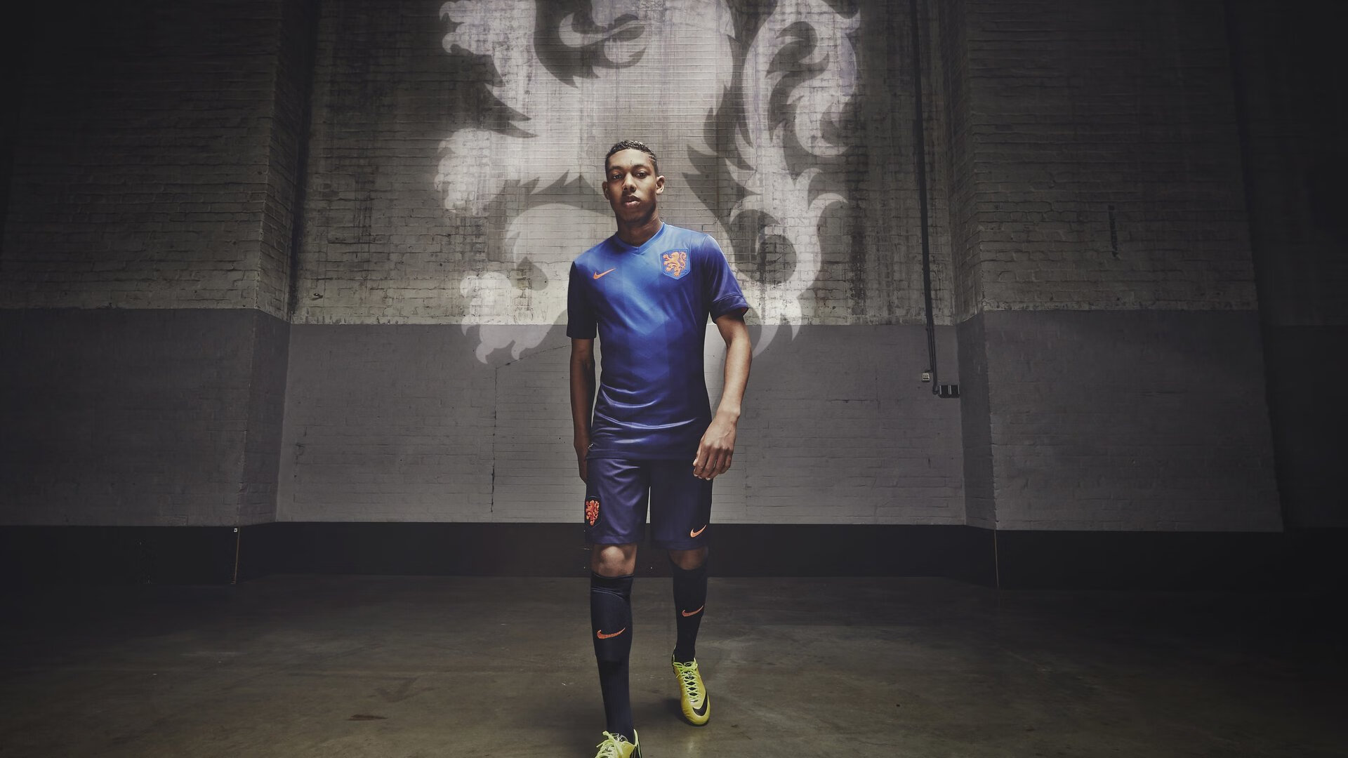 开云下载-数据背后的统治力，哈弗茨闪耀诺坎普，巴萨对阵罗马一役见证中场新王诞生